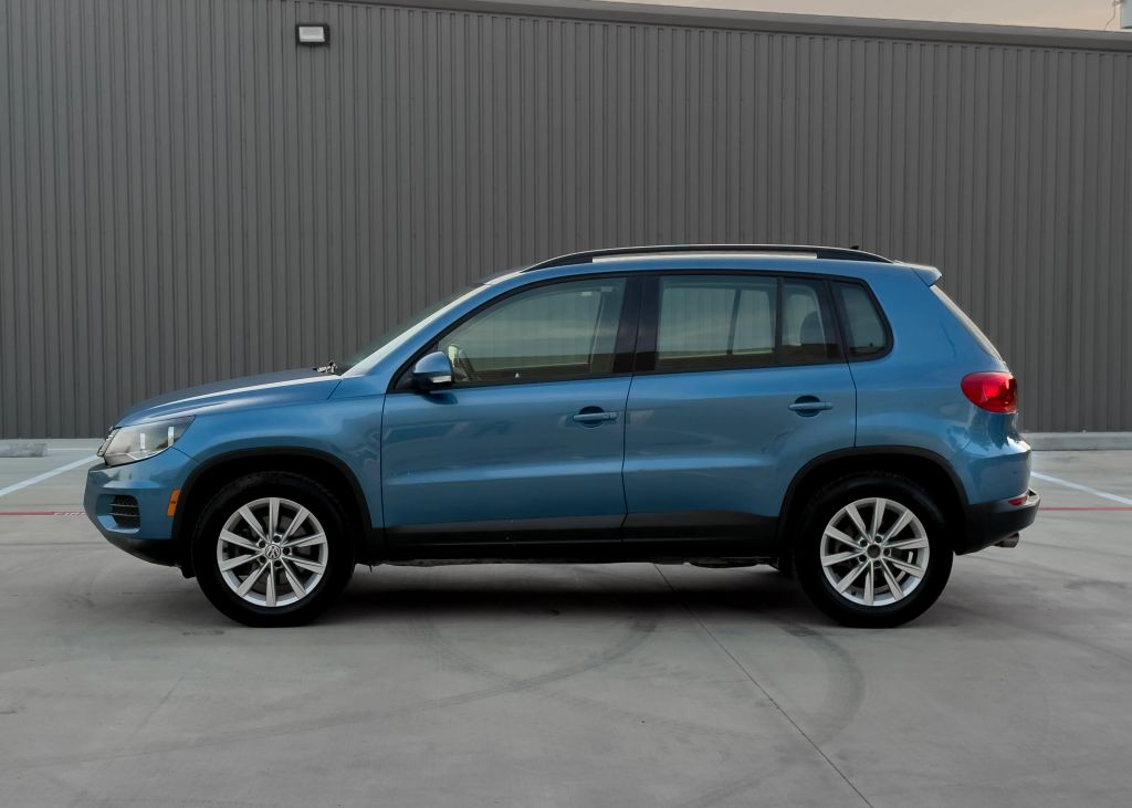 volkswagen tiguan limited 2018 WVGAV7AX2JK001629 image volkswagen tiguan limited 2018 WVGAV7AX2JK001629 image
